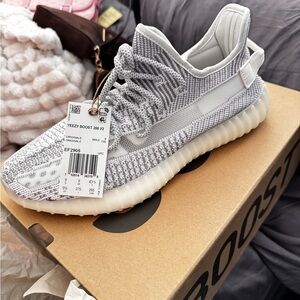 Yeezy Boost 350 V2 Gray Sneakers